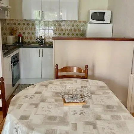 Apartamento F2 Climatise Avec Garage, Animaux Bienvenus, Amelie-les-bains - Fr-1-703-179 *